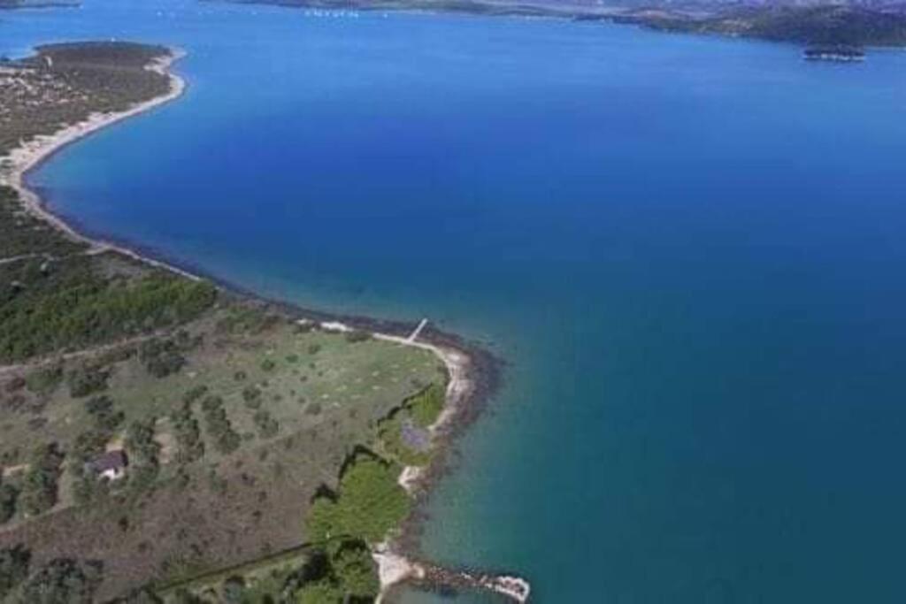 Robinson House Sea & Olives Tisno